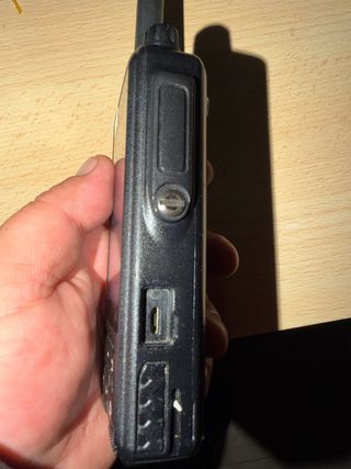 Walkie 4G LTE con entrada SIM para Zello