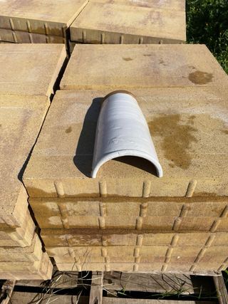 Teja árabe vidriada a mano