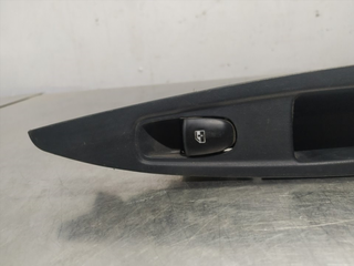 MANDO ELEVALUNAS TRASERO DERECHO NISSAN QASHQAI (