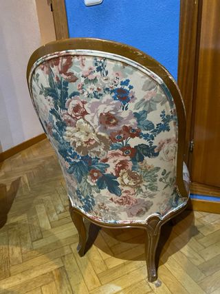 Silla antigua tapizada floral madera