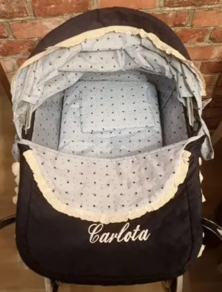 Carro de muñecas clásico