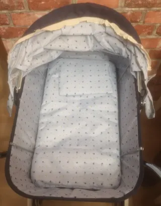 Carro de muñecas clásico