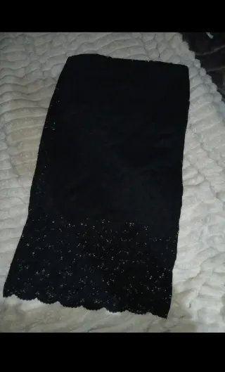 Falda encaje Bershka negra rodilla