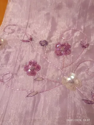 Chal elegante lila bordado