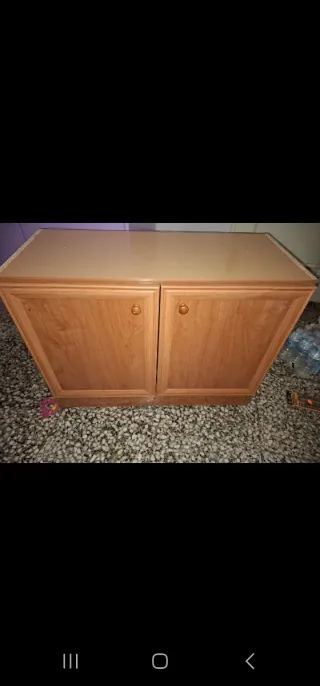 Calefactor eléctrico y mueble auxiliar