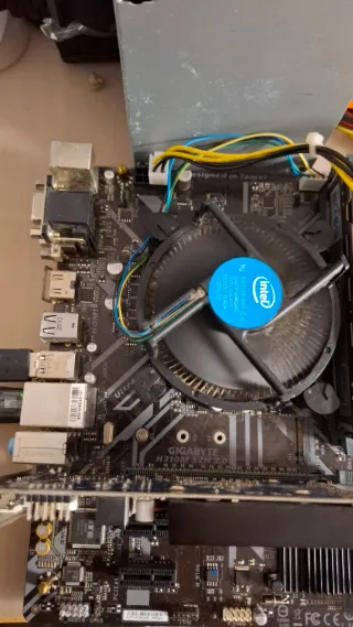 Placa Base Gigabyte H310M SZH 2.0 + CPU i5-9400