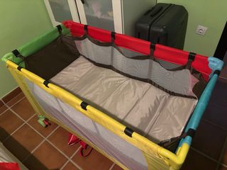 Cuna de Viaje Plegable con elevador.