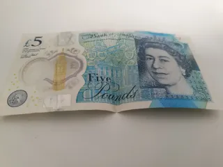 Billete 5 Libras Reino Unido y moneda