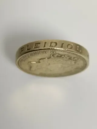 Billete 5 Libras Reino Unido y moneda