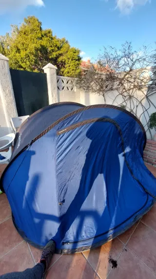 Tienda de campaña azul Quechua