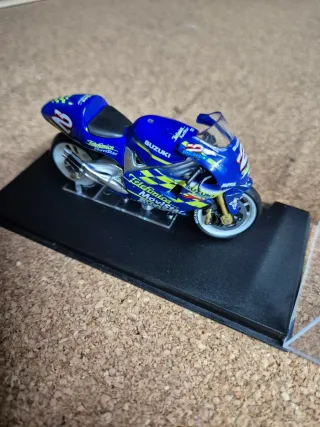 Maqueta Suzuki RGV500 Kenny Roberts Jr 2000