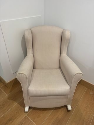 Poltrona a dondolo in tessuto a righe