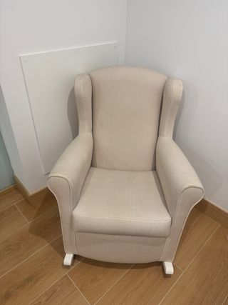 Poltrona a dondolo in tessuto a righe