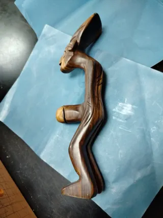 Talla de madera africana.madera maciza