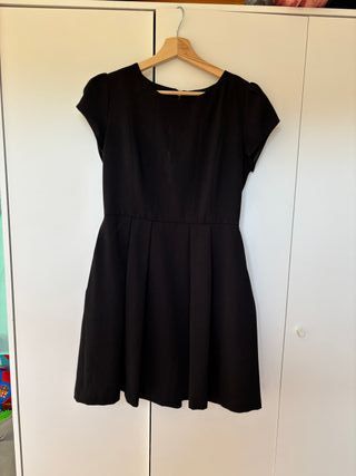Vestido negro Zara