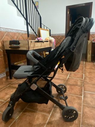 Silla de paseo plegable gris