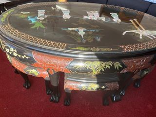 Mesa baja japonesa con 6 taburetes