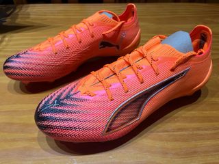 Botas Puma Ultra 6 firmadas por Antony del Betis