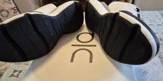 Zapatos Deportivos Blanco y Negro