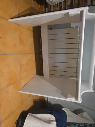 Tocador blanco de madera