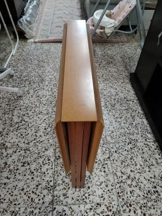 MESA DE COMEDOR PLEGABLE DE PINO