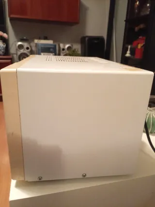 Microondas Orbegozo blanco