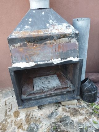 Estructura de chimenea de hierro