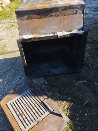 Estructura de chimenea de hierro