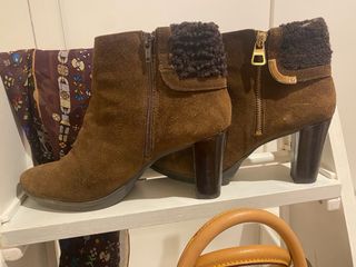 Botines ante marrón tacón cremallera dorada