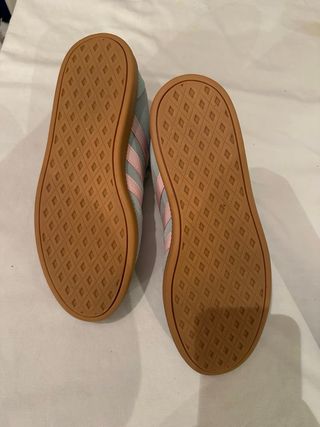 Zapatillas Adidas Mujer Talla 42 nunca usadas