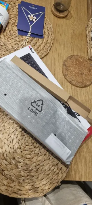 Teclado Trust Francés Negro Spill Resistant