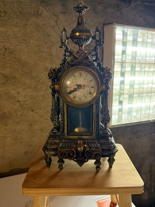 Reloj de sobremesa antiguo dorado y plateado