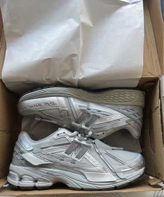 Zapatillas New Balance 1906R Gris T43