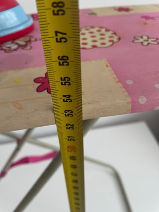 Tabla de planchar y plancha de juguete