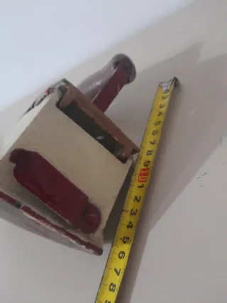 Antico ferro da stiro