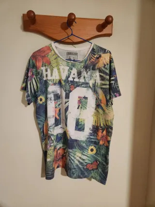 Camiseta Estampada Tropical