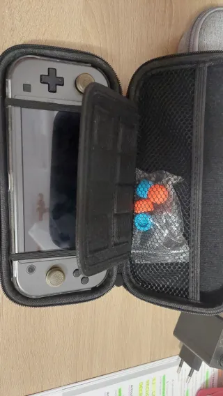 Nintendo Switch Lite Pokémon + accesorios