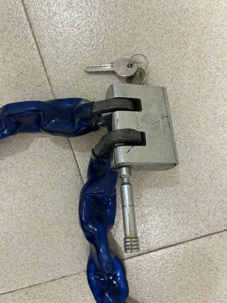 Cadena de seguridad para moto