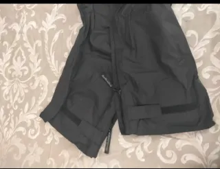 Pantalón impermeable negro