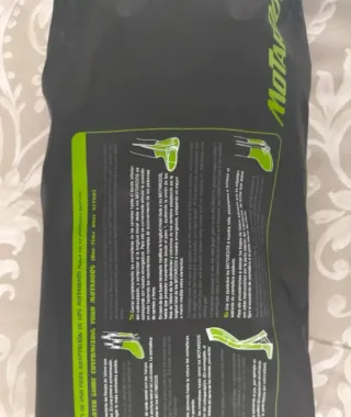 Pantalón impermeable negro