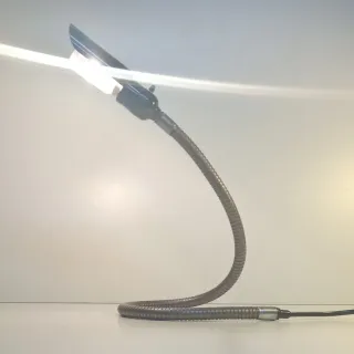 Lampada da tavolo flessibile in metallo/plastica