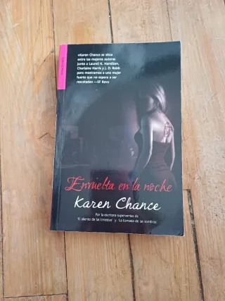 Envuelta en la noche