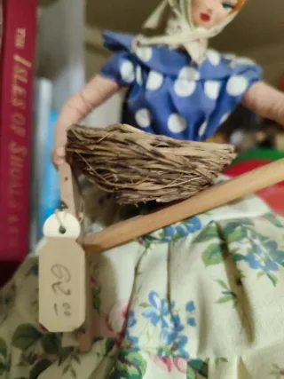 Muñeca antigua trapo alambre