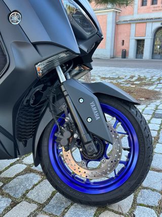 YAMAHA XMAX 300