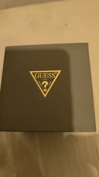 Reloj Guess Dorado y Plateado