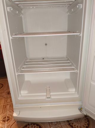 Congelador vertical blanco