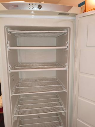 Congelador vertical blanco