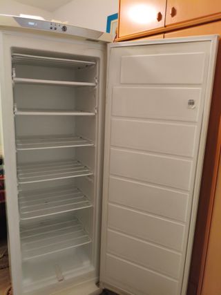 Congelador vertical blanco