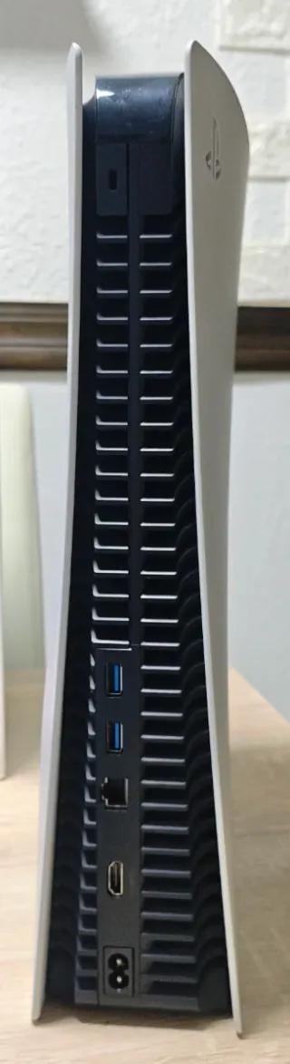 Consola PS5 + Mando + Astro Bot