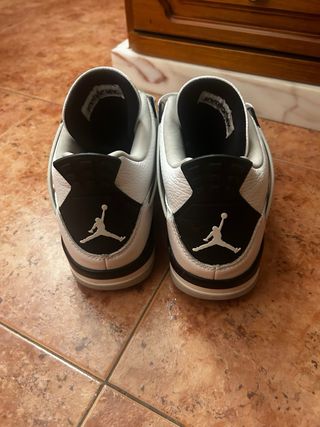 Air Jordan 4 Retro Military Black